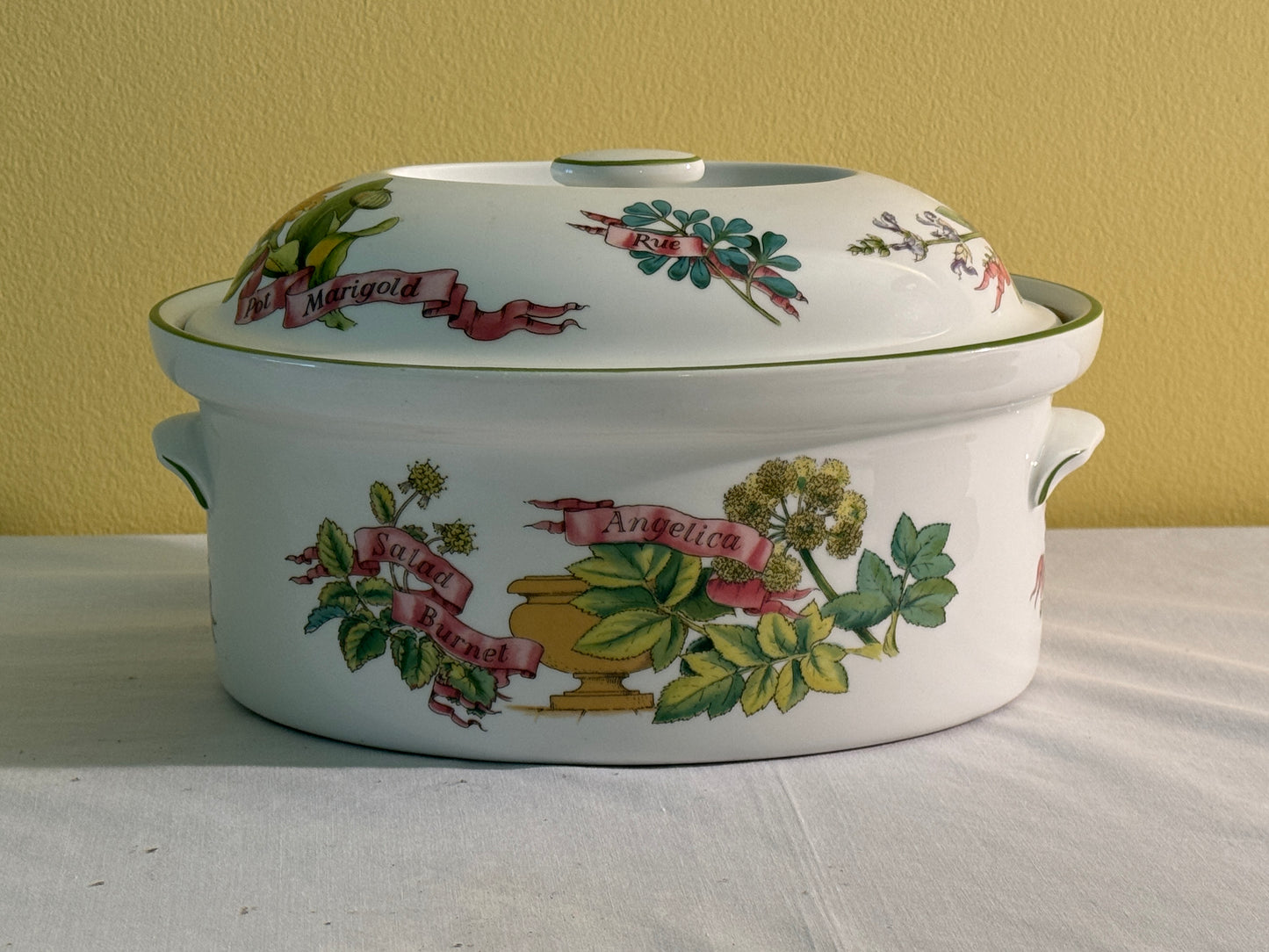 Royal Worcester “Country Kitchen” Lidded Caserole Dish