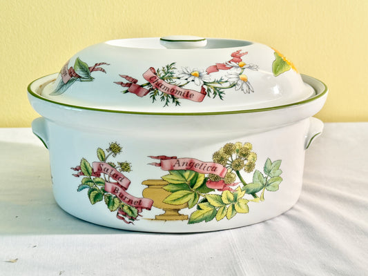 Royal Worcester “Country Kitchen” Lidded Casserole Dish