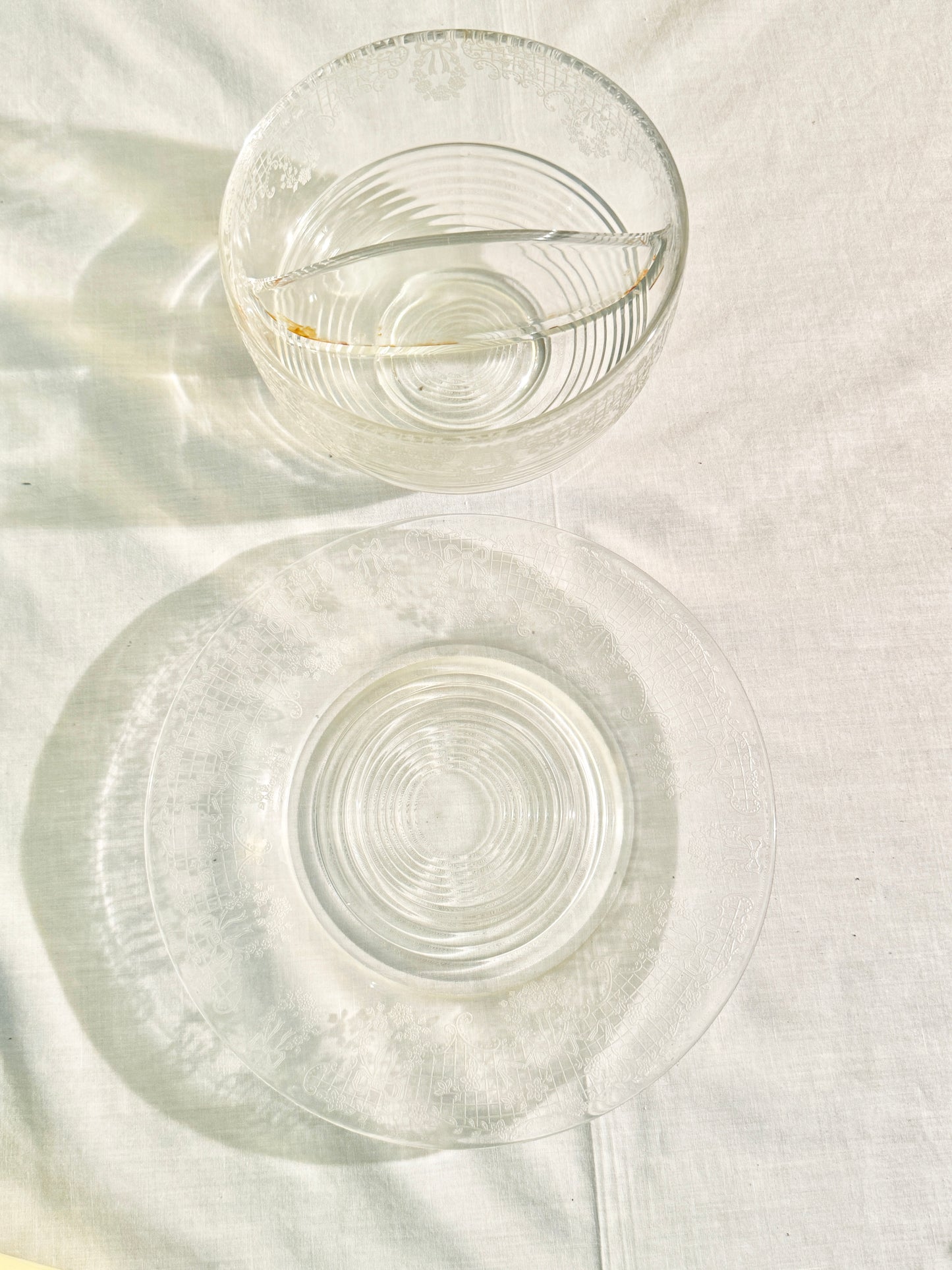 Etched bowl with plate and 3 glass spoons