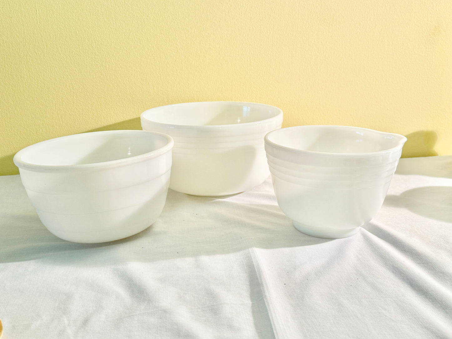 Set of 3 Pyrex Mixing Bowls