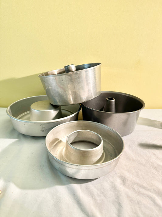 Set of 4 Vintage Bundt Pans