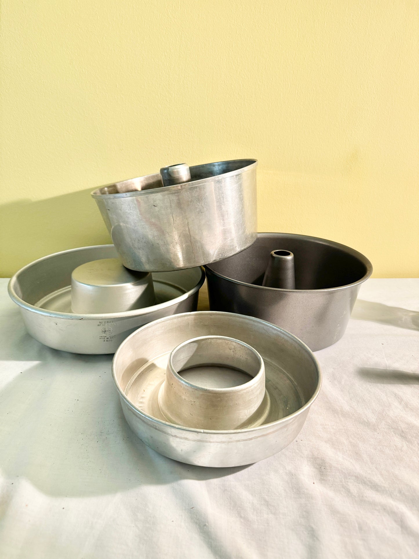 Set of 4 Vintage Bundt Pans