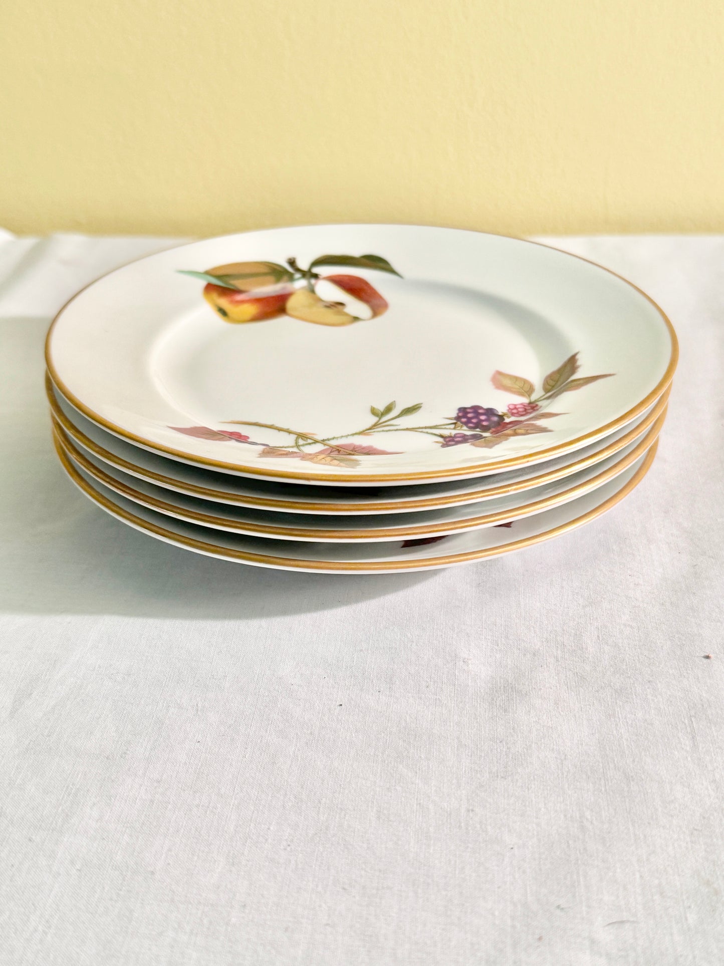 Royal Worcester Evesham Set of 4 Plates