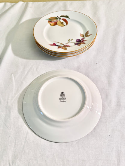 Royal Worcester Evesham Set of 4 Plates